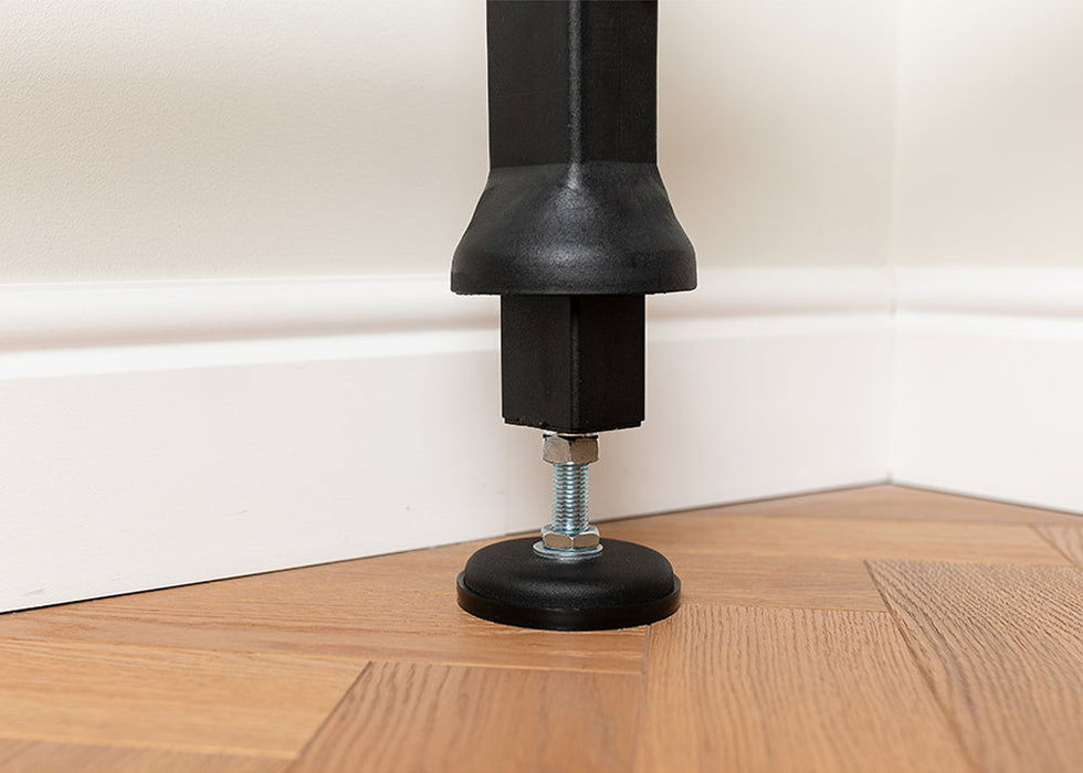 BenchK 522 B/W- Series 5 - BenchK wall bars that allow floor-to-ceiling mounting or the standard wall installation with a fixed steel 6-grip pull-up bar and a dip bar with back support - Home Gyms HQ